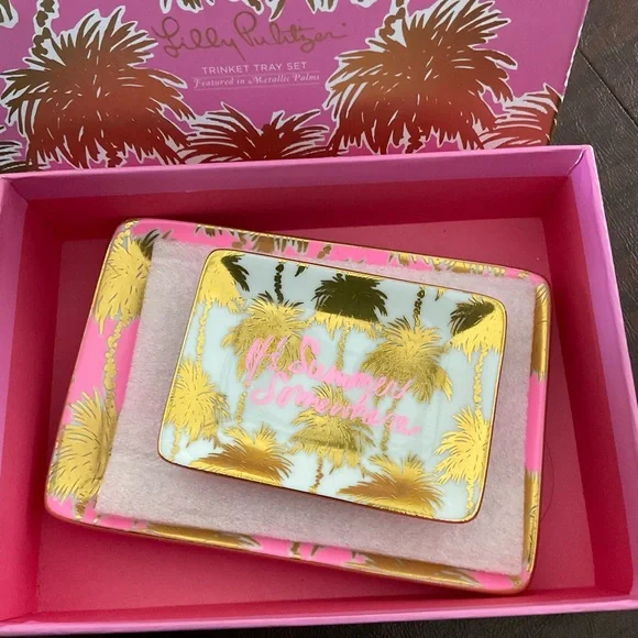 Lilly Pulitzer Palm Print Tray Set in Pink and Gold - Picture 2 of 7